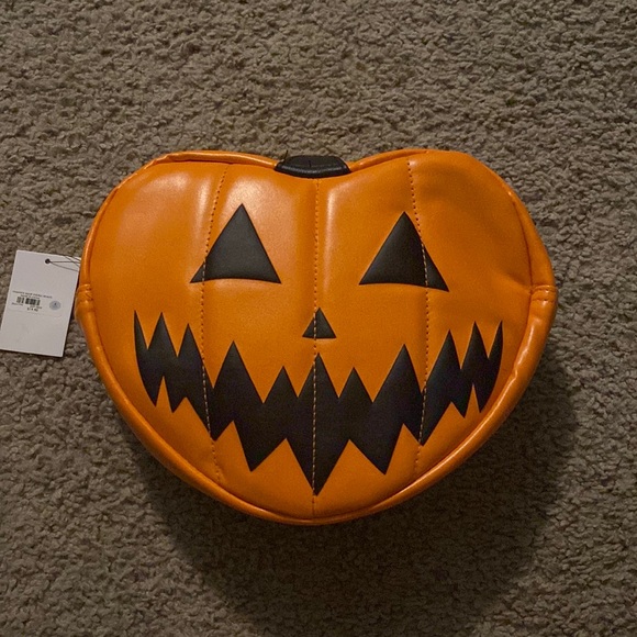 Hot Topic Handbags - Jack o lantern makeup bag🎃